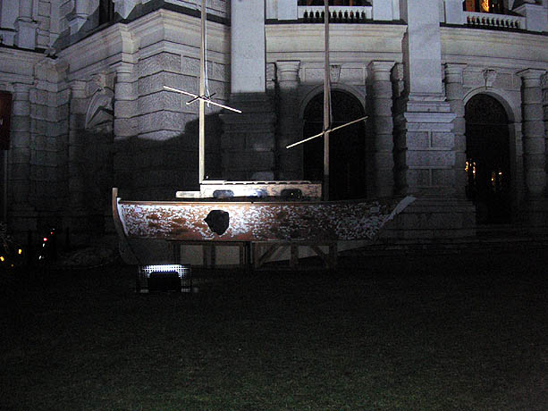 Ship in front of the Burgtheater